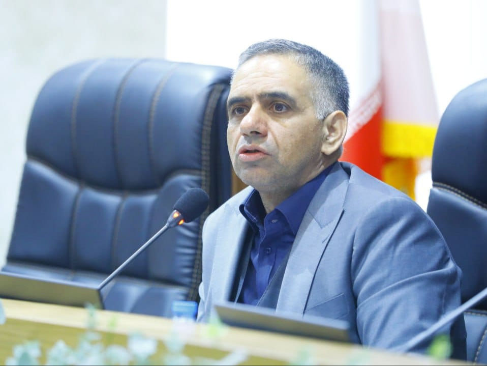 شنبه سی ویکم مرداد ماه، نشست یکصدو بیست وچهارم شورای گفت وگوی دولت وبخش خصوصی استان قزوین به ریاست دکترنوذری استاندار قزوین وباحضور آقایان مهندس عبدیان رئیس اتاق بازرگانی قزوین و دبیر شورای گفت وگو، رحمانی رئیس سازمان مدیریت وبرنامه ریزی استان، اعضای هیات رئیسه، هیات نمایندگان ودبیر اجرایی اتاق،مدیران ارشد اقتصادی استان، نمایندگان بخش خصوصی درشورای گفت وگو و جمعی از اهالی رسانه های استان درسالن وکیل التجار پارلمان بخش خصوصی استان تشکیل شد.عکس کمکی شماره3
