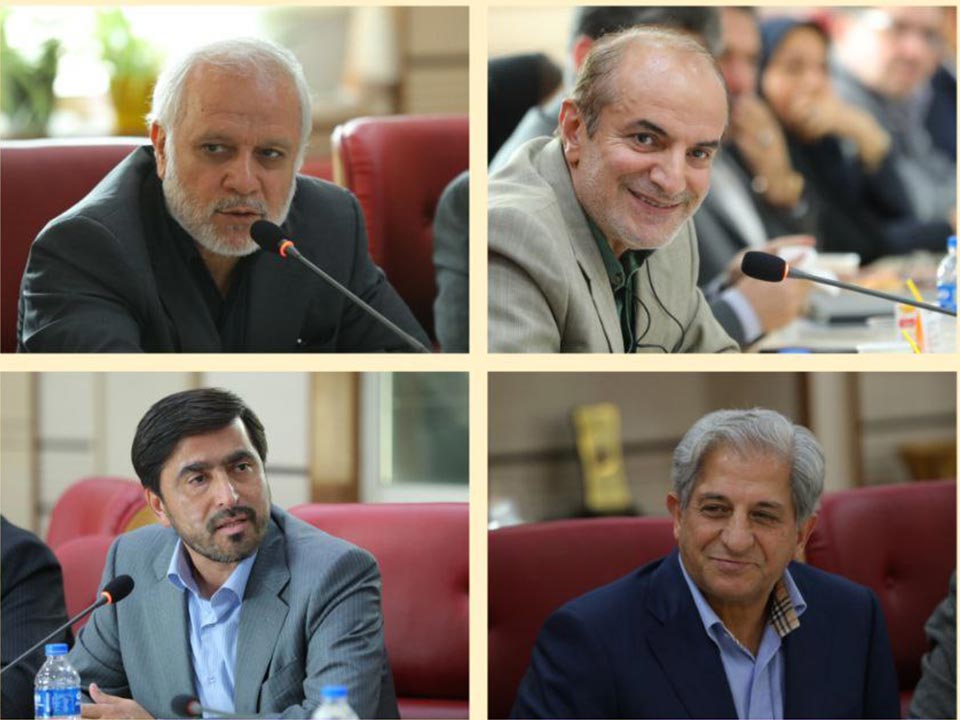 هشتاد ونهمین شورای گفت وگوی دولت و بخش خصوصی استان قزوین به ریاست دکتر اعلایی استاندار قزوین و  باحضور آقایان عبدیان رئیس اتاق بازرگانی قزوین، دکتررحمانی معاون امور اقتصادی استاندار ی ،دکترافضلی رئیس سازمان صمت استان، آهنگریان نائب رئیس و پازوکی خزانه دار  اتاق  ،مدیران کل اقتصادی استانداری،شرکت شهرکهای صنعتی ،اداره کل دارایی و نهادهای اقتصادی استان ،طاهرخانی ،بابایی ،منصف و ،اله وردی ها از اعضای هیات نمایندگان اتاق، احمدی معاون اجرایی و مشاور رییس وخانم برومند دبیر اجرایی اتاق ،نمایندگان بخش خصوصی  و همچنین  مهندس کشاورز قاسمی رئیس اتاق بازرگانی قزوین دردوره های سوم و چهارم در سالن اجتماعات حوزه استاندار قزوین برگزار شد.عکس کمکی شماره4