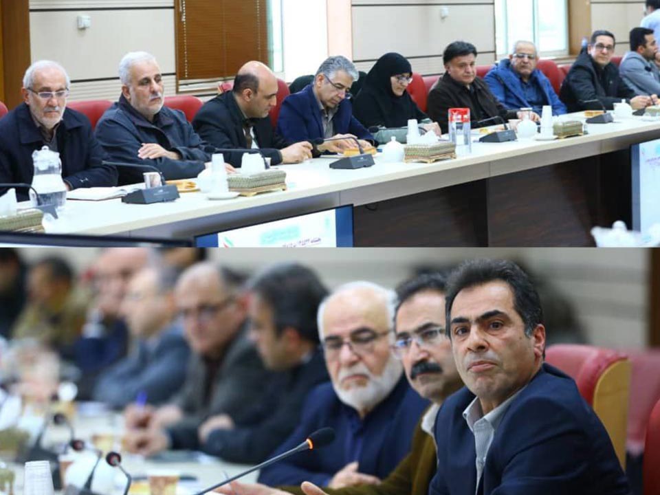 این نشست باحضورآقایان پیله فروش ها  معاون اقتصادی استاندار،مهندس بخشنده رییس اتاق بازرگانی قزوين، دکترسیاهکلی نماینده مردم قزوین در مجلس شورای اسلامي، رجحانی معاون عمرانی استانداری،مدیران ارشد اقتصادی و نمایندگان بخش خصوصی در این شورا در سالن اجتماعات حوزه استانداری قزوین برگزار شد.عکس کمکی شماره3