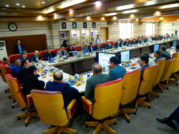 صدمین جلسه شورای گفت وگوی دولت وبخش خصوصی استان برگزارشد. 
شورای گفت وگوی دولت وبخش خصوصی استان قزوین به ایستگاه صدم رسید و بعدازظهرشنبه هفدهم خرداد ماه ، صدمین نشست این جلسه عالی اقتصادی  استان درحوزه بهبودفضای مستمر کسب وکار به ریاست دکترنوذری استاندار قزوین تشکیل شد.
عکس کمکی شماره3