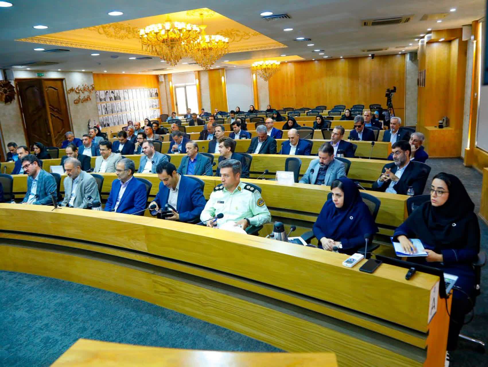 صدوسومین شورای گفت وگوی دولت وبخش خصوصی استان دراتاق بازرگانی قزوین برگزارشد.عکس کمکی شماره2