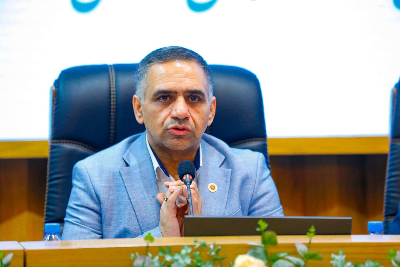 صبح روزشنبه به تاریخ 1404/06/22، نشست صد و چهارم شورای گفت وگوی دولت وبخش خصوصی استان به ریاست دکتر نوذری استاندار قزوین درسالن وکیل التجار اتاق بازرگانی قزوین برگزارشد.عکس کمکی شماره5