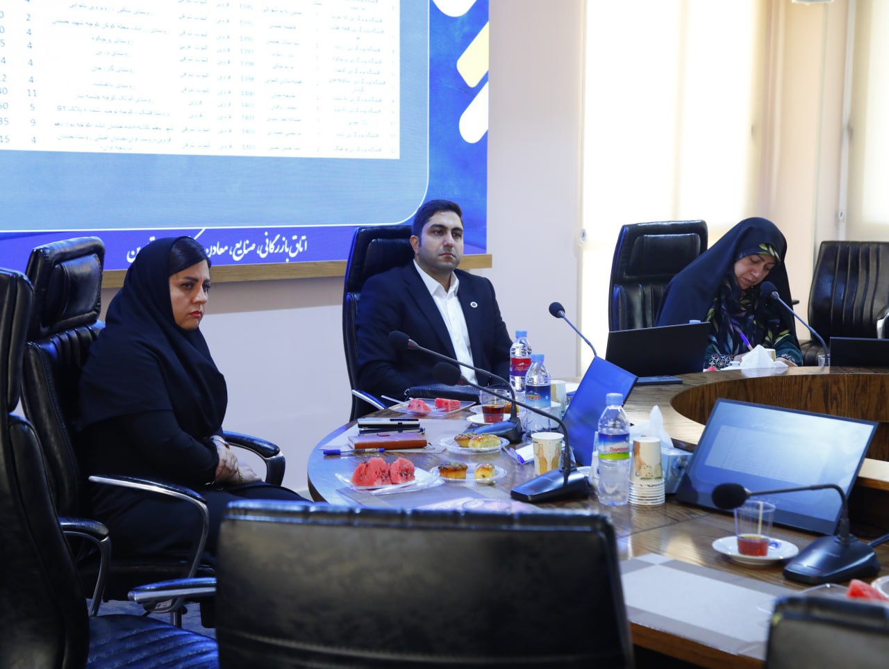 بررسی راهکار اجرای دستورالعمل و بخشنامه ذیل ماده ۱۴۷ قانون مالیات های مستقیم و قبول هزینه کرد های اشخاص حقیقی و حقوقی در حوزه گردشگری با رویکرد توسعه گردشگری ، احیا و مرمت بافت های تاریخی ، بازگشایی و بهره برداری از اماکن تاریخی ، برگزاری رویدادها و آئین های ملی و مذهبیعکس کمکی شماره4