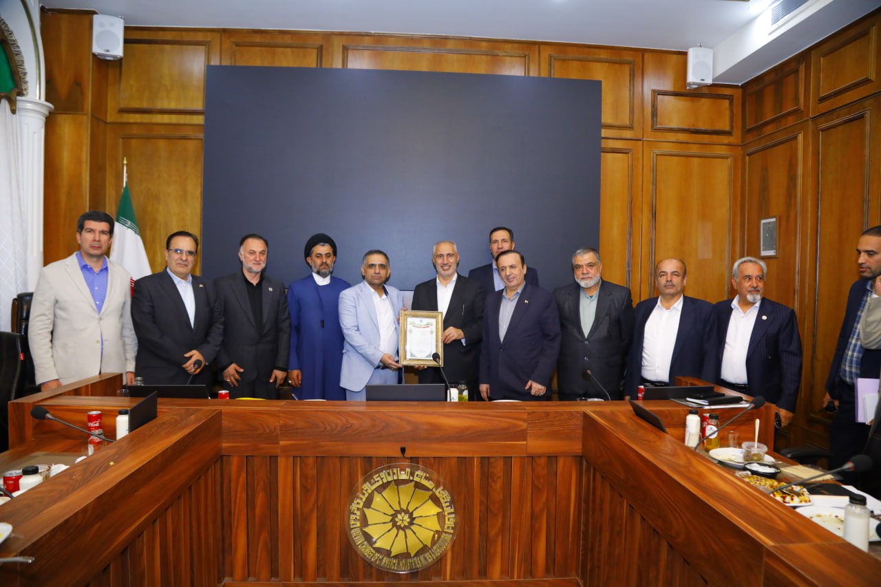 باحضور دکترپورمحمدی  رئیس سازمان برنامه و بودجه کشور
صد و ششمین جلسه شورای گفت وگوی دولت وبخش خصوصی استان قزوین تشکیل شد
اجازه ندادیم صنایع استان  با قطعی‌ برق آسیب ببینند
عکس کمکی شماره8