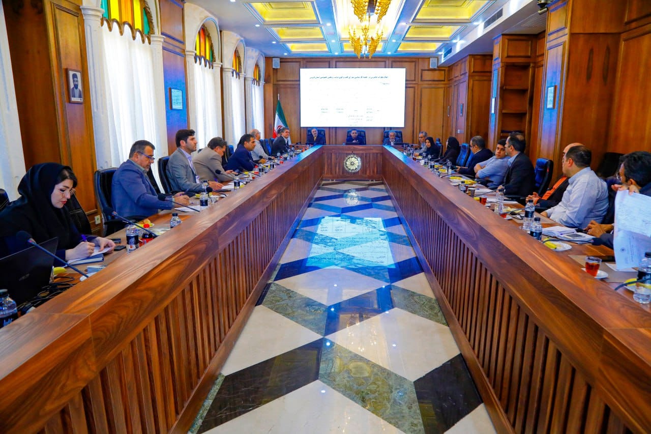 مهندس عبدیان درجلسه کارشناسی نهایی" بررسی و ارائه راهکار تسهیل و تسریع در فرآیند صدور مجوزهای سرمایه گذاری استان قزوین "
اتاق بازرگانی قزوین آماده  هرگونه کمک به حوزه سرمایه گذاری و اقتصادی استان است.
عکس کمکی شماره3