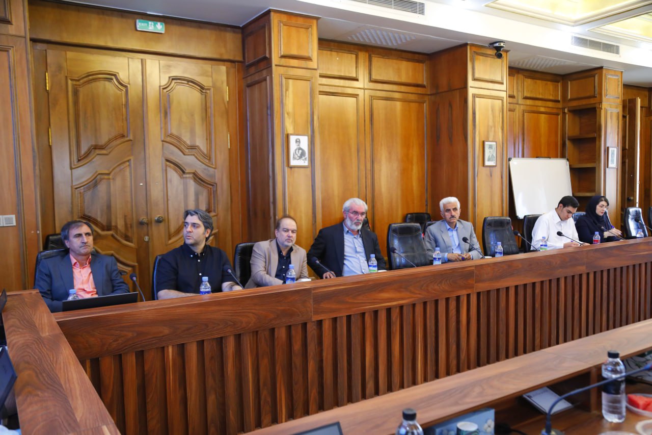 " برنامه توسعه صادرات انگور و کشمش استان قزوین با ارتقا کیفیت از طریق کشاورزی قراردادی "عکس کمکی شماره1