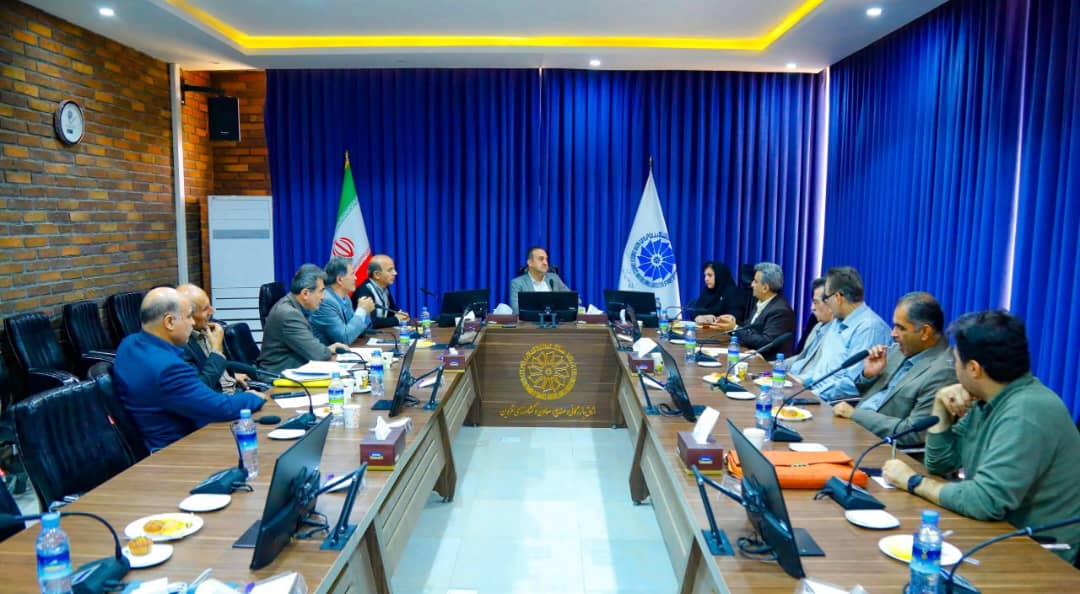 در آغاز این نشست مهندس  بصیری ضمن اشاره به دستور جلسه و تأکید بر نقش جلسات کارشناسی شورای گفت و گوی دولت و بخش خصوصی استان قزوین دربهبودفضای کسب وکار،  ارائه پیشنهادهای  مستند و قابل ارائه برای طرح در صحن اصلی شورا رامورد تأکید قراردادعکس کمکی شماره1