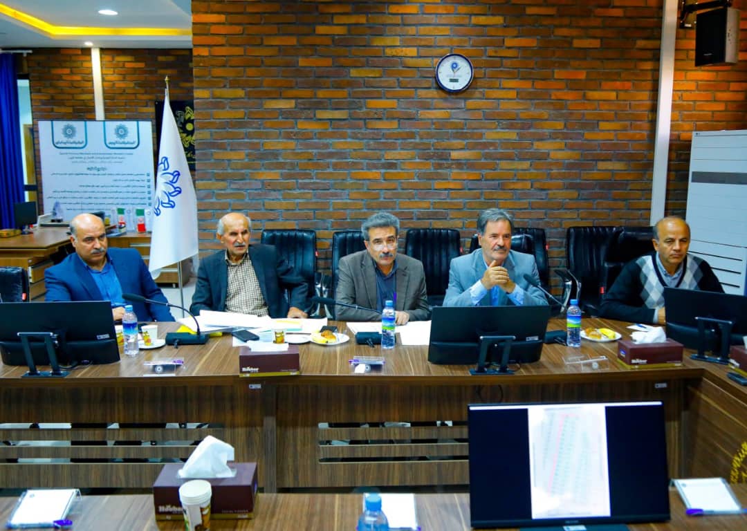 در آغاز این نشست مهندس  بصیری ضمن اشاره به دستور جلسه و تأکید بر نقش جلسات کارشناسی شورای گفت و گوی دولت و بخش خصوصی استان قزوین دربهبودفضای کسب وکار،  ارائه پیشنهادهای  مستند و قابل ارائه برای طرح در صحن اصلی شورا رامورد تأکید قراردادعکس کمکی شماره5