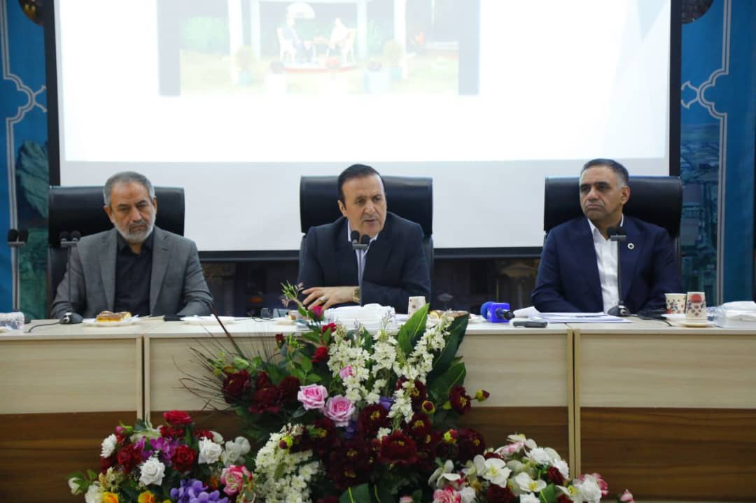 صبح روز شنبه به تاریخ 03/08/1404 جلسه ۱۰۷شورای گفت وگوی دولت وبخش خصوصی استان قزوین به ریاست دکترنوذری استاندار، و باحضور آقایان مهندس عبدیان رئیس اتاق بازرگانی قزوین ،صفی خانی معاون هماهنگی امور اقتصادی استاندار درسالن اجتماعات استانداری قزوین برگزار گردید.عکس کمکی شماره2