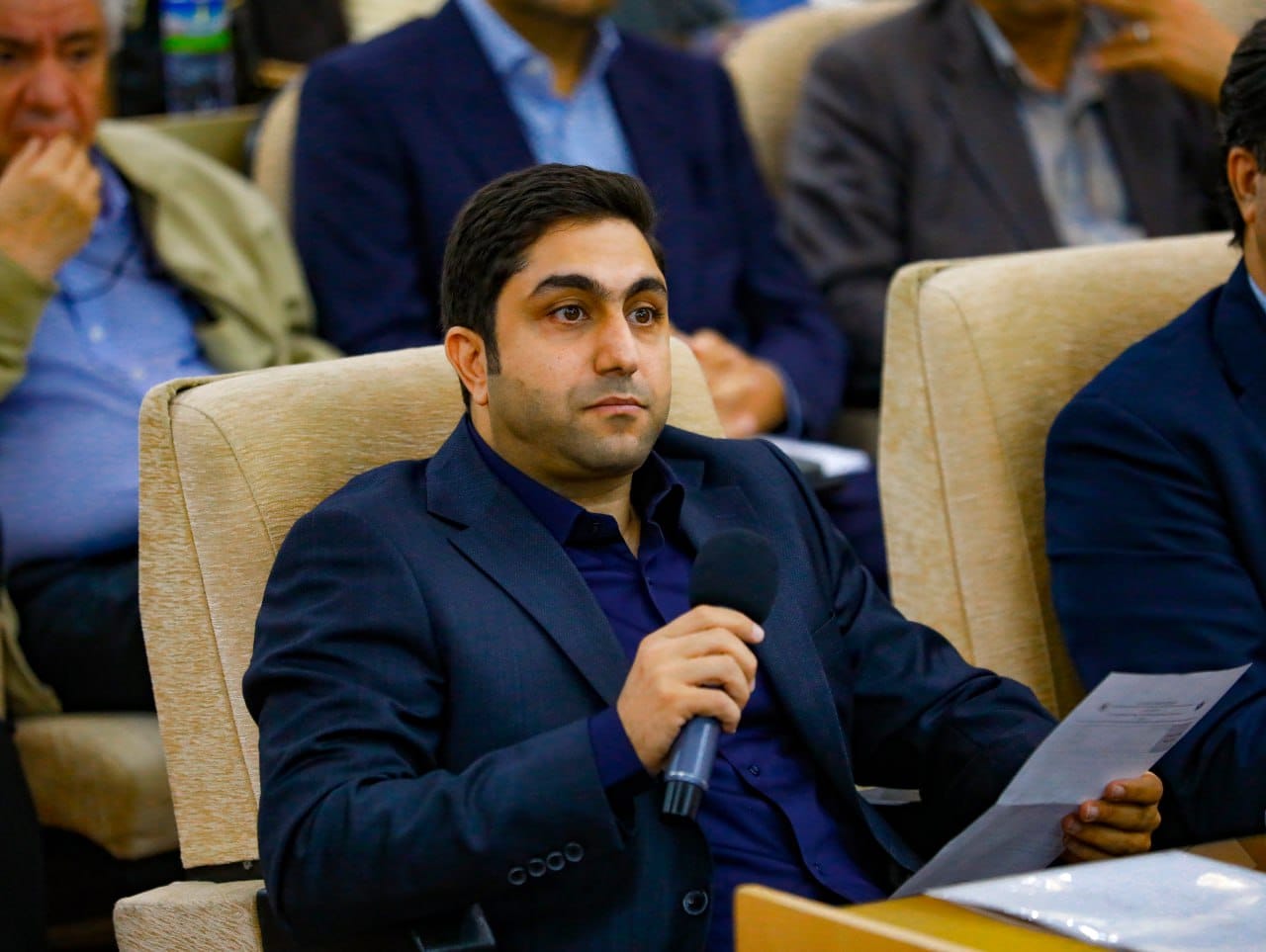 صبح روز شنبه به تاریخ 03/08/1404 جلسه ۱۰۷شورای گفت وگوی دولت وبخش خصوصی استان قزوین به ریاست دکترنوذری استاندار، و باحضور آقایان مهندس عبدیان رئیس اتاق بازرگانی قزوین ،صفی خانی معاون هماهنگی امور اقتصادی استاندار درسالن اجتماعات استانداری قزوین برگزار گردید.عکس کمکی شماره3