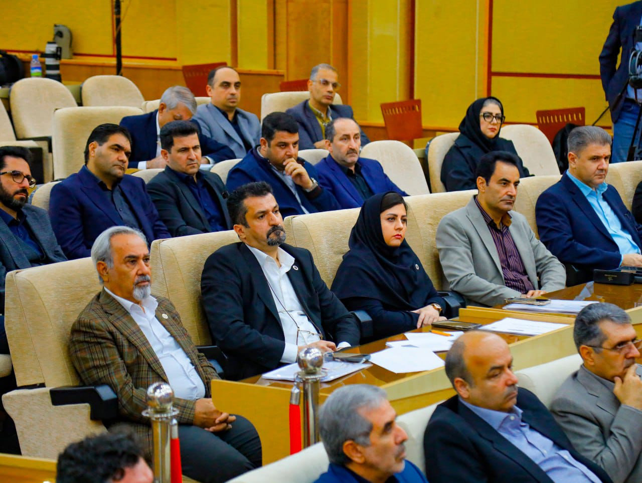 دو روز پس از سفردکترپزشکیان ریاست جمهور به استان قزوین واختصاص بودجه ای معادل ۱۴۵همت( هزارمیلیارد تومان)به پروژه های کلان اقتصادی فرهنگی واجتماعی ، شورای گفت وگوی دولت وبخش خصوصی استان تشکیل جلسه دادعکس کمکی شماره6