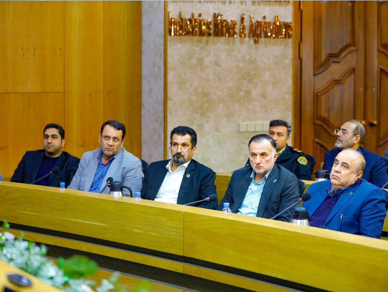 استاندار قزوین در صدویکمین شورای گفت و‌گوی دولت و بخش خصوصی استان :
مسئول ومتولی دیپلماسی اقتصادی استان، اتاق بازرگانی قزوین است.
عکس کمکی شماره2