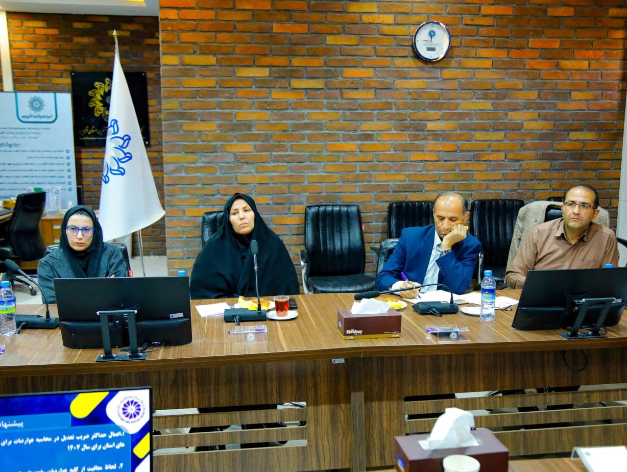 ریاست جلسه را آقای نیما بصیری، عضو محترم هیأت رئیسه و رئیس محترم کمیسیون اقتصادی و حقوقی اتاق بازرگانی قزوین برعهده داشتند. ایشان ضمن اشاره به مسائل و چالش‌های حوزه گردشگری استان، بیان داشتند  ...عکس کمکی شماره4