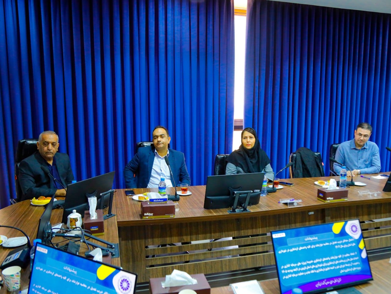 ریاست جلسه را آقای نیما بصیری، عضو محترم هیأت رئیسه و رئیس محترم کمیسیون اقتصادی و حقوقی اتاق بازرگانی قزوین برعهده داشتند. ایشان ضمن اشاره به مسائل و چالش‌های حوزه گردشگری استان، بیان داشتند  ...عکس کمکی شماره5