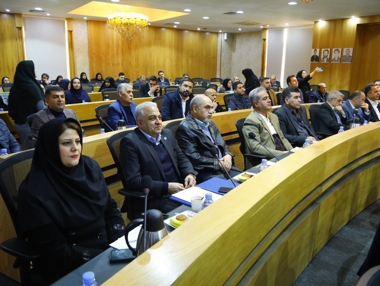 تصویب دومصوبه ساماندهی و نظارت بر فعالیت پارکینگ های عمومی و اجرایی شدن بیمه تضمین کیفیت ساختمانعکس کمکی شماره8