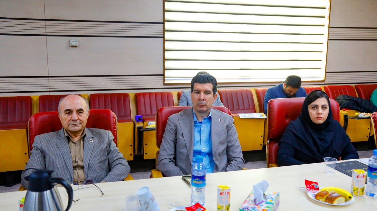 در این جلسه دو مصوبه استانی در خصوص بخشنامه ۸۰۴۷ تأمین اجتماعی و تعرفه تاسیسات گردشگری استان تصویب شد و همچنین تفاهم‌نامه‌ای میان اتاق بازرگانی و سازمان جهاد کشاورزی استان به امضا رسید که موضوع آن همکاری در زمینه واردات نهاده‌های دامی بود.عکس کمکی شماره4