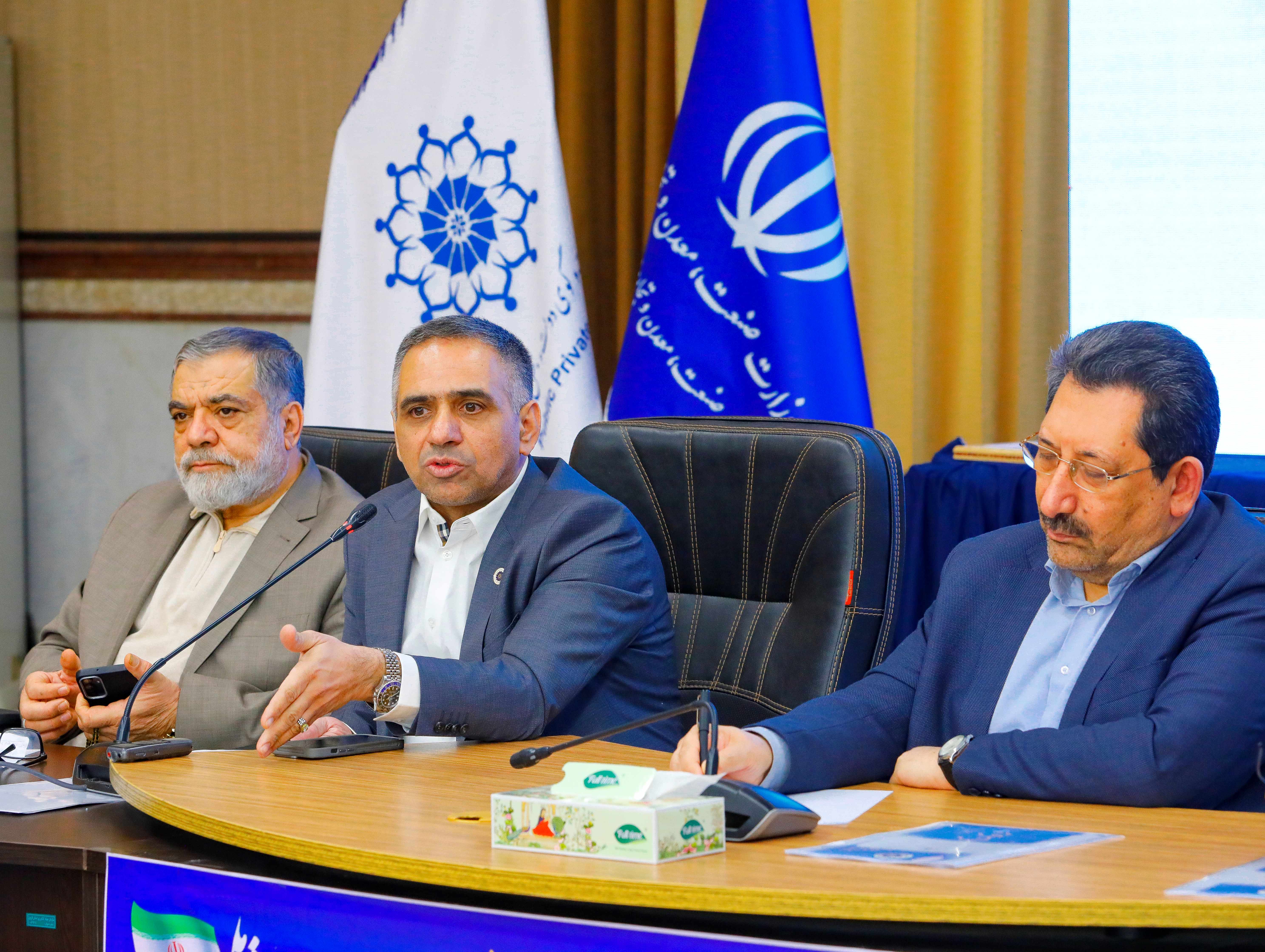 دکتراتابک وزیر صمت درجمع فعالان اقتصادی ومدیران اجرایی استان قزوین:
بانک مرکزی نباید در سیاست های تجاری دخالت کند
عکس کمکی شماره5