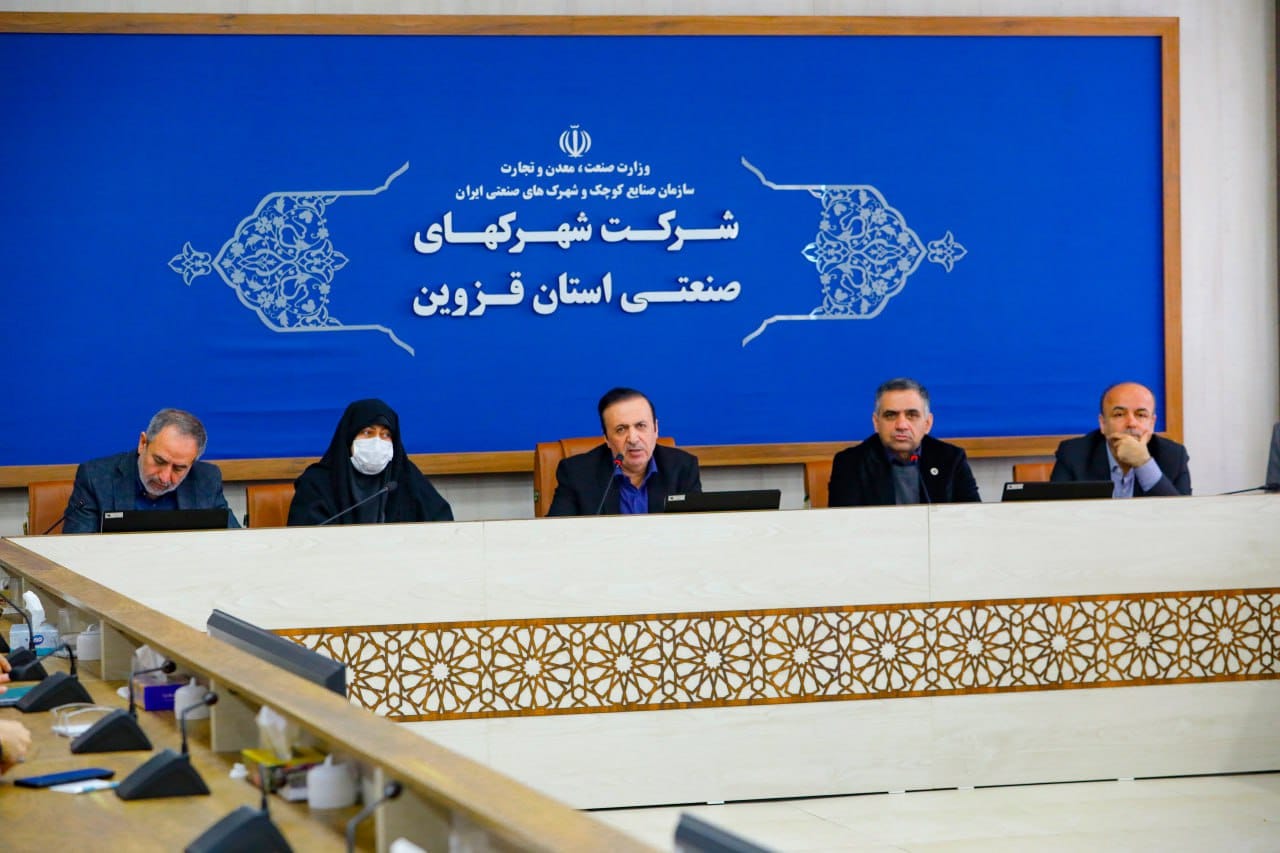 مهندس عبدیان ضمن عرض تسلیت به مناسب شهادت مقام معظم رهبری (ره) شماری ازفرماندهان ارشد نظامی ومردم شریف کشور واستان به ویژه دانش آموزان معصوم میناب  و تبریک انتخاب آیت الله سید مجتبی خامنه ای توسط مجلس خبرگان به عنوان رهبر سوم انقلاب اسلامی و با اعلام حمایت همه‌ جانبه فعالان اقتصادی از رزمندگان جبهه مقاومت، اظهارداشت: فعالان بخش خصوصی در این روزها تمام اموال و دارایی خودشان را برای دفاع از میهن اسلامی  در مقابل تجاوز رژیم صهیونیستی و آمریکایی فدا می‌کنند.عکس کمکی شماره8