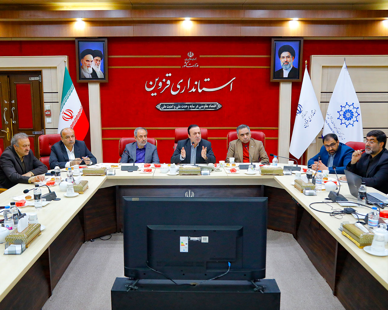 برگزاری صد وشانزدهمین جلسه شورای گفت و گوی دولت  و بخش خصوصی استان  قزوین - عکس کمکی شماره 9