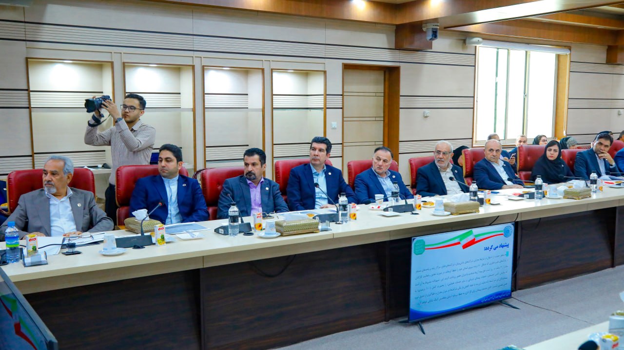 در شرایط جنگ اقتصادی، دولت در کنار بخش خصوصی استعکس کمکی شماره9