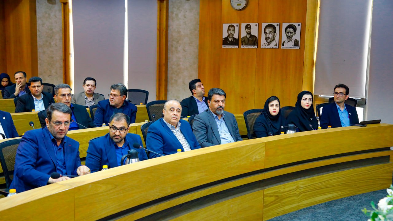 تصویب دومصوبه مهم ملی و فراگیر درحوزه گمرک و تسهیل واردات در صد ونوزدهمین جلسه شورای گفت و گوی دولت و بخش خصوصی استان قزوین عکس کمکی شماره9