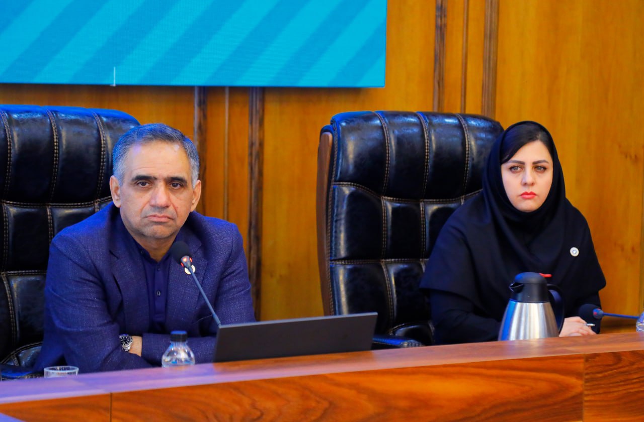 مشکلات مربوط به ثبت سفارش کالا ومواداولیه، صفوف طولانی تخصیص  ارز دولتی  از یک ماه الی ۱۱ماه، مشکلات عدم حمایت دستگاه های اجرایی ازواحدهای دارای سرمایه گذاری خارجی همچون مشکلات اقامتی برای سرمایه گذاران خارجی وتامین انرژی آب برق و گاز واحدهای تولیدی  ازعمده مطالب مطرح شده دراین نشست بود.عکس کمکی شماره5