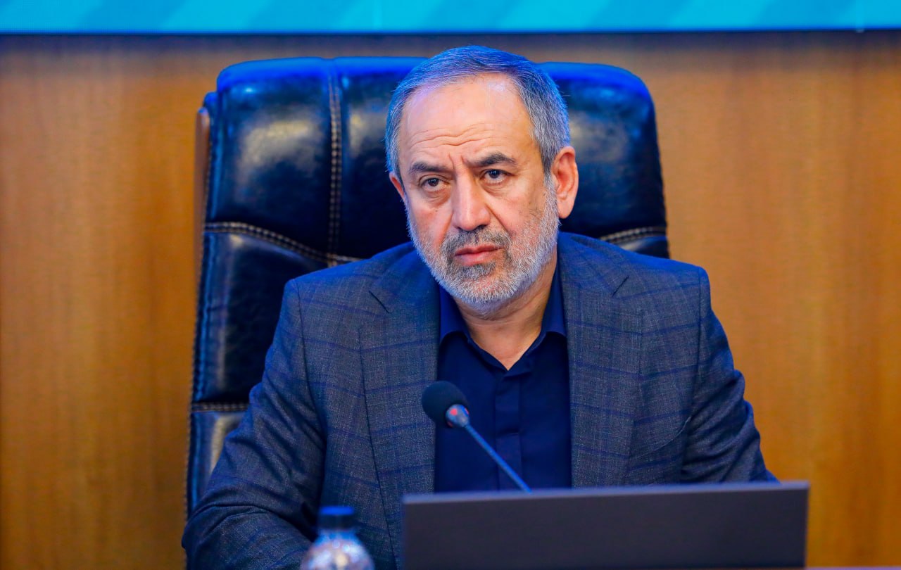 مشکلات مربوط به ثبت سفارش کالا ومواداولیه، صفوف طولانی تخصیص  ارز دولتی  از یک ماه الی ۱۱ماه، مشکلات عدم حمایت دستگاه های اجرایی ازواحدهای دارای سرمایه گذاری خارجی همچون مشکلات اقامتی برای سرمایه گذاران خارجی وتامین انرژی آب برق و گاز واحدهای تولیدی  ازعمده مطالب مطرح شده دراین نشست بود.عکس کمکی شماره6
