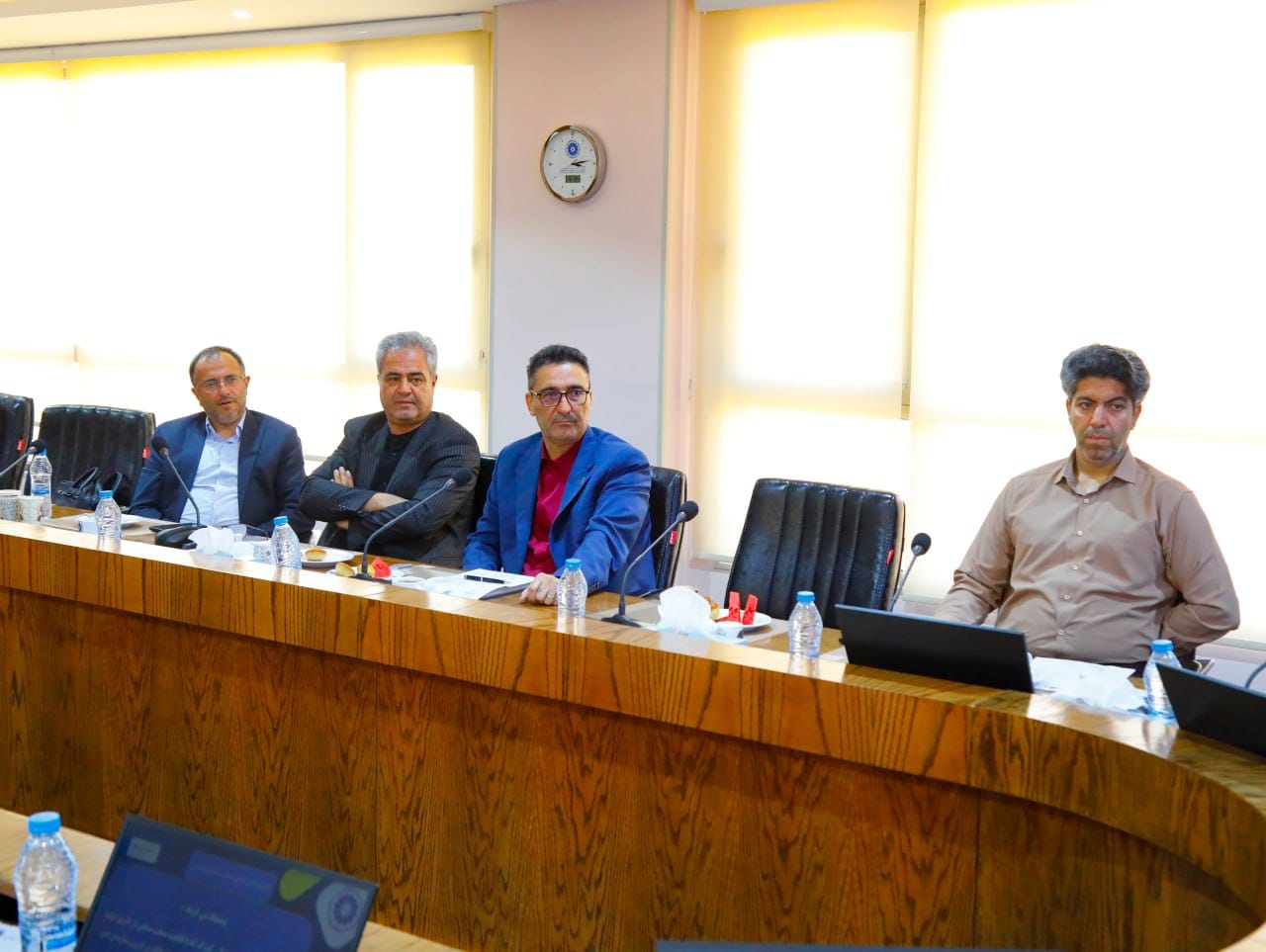 تبـیین جایگاه حقوقی پروانه‌های الکترونیکی گمرک و بررسی چالش‌های ایفای تعهدات ارزیعکس کمکی شماره5